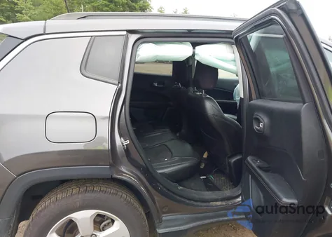 2018 Jeep Compass Latitude 4X4 from USA, damaged, VIN 3C4NJDBB6JT479294